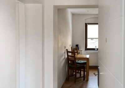 Flur Pension Ketzin Wohnung 02 Küchenblick